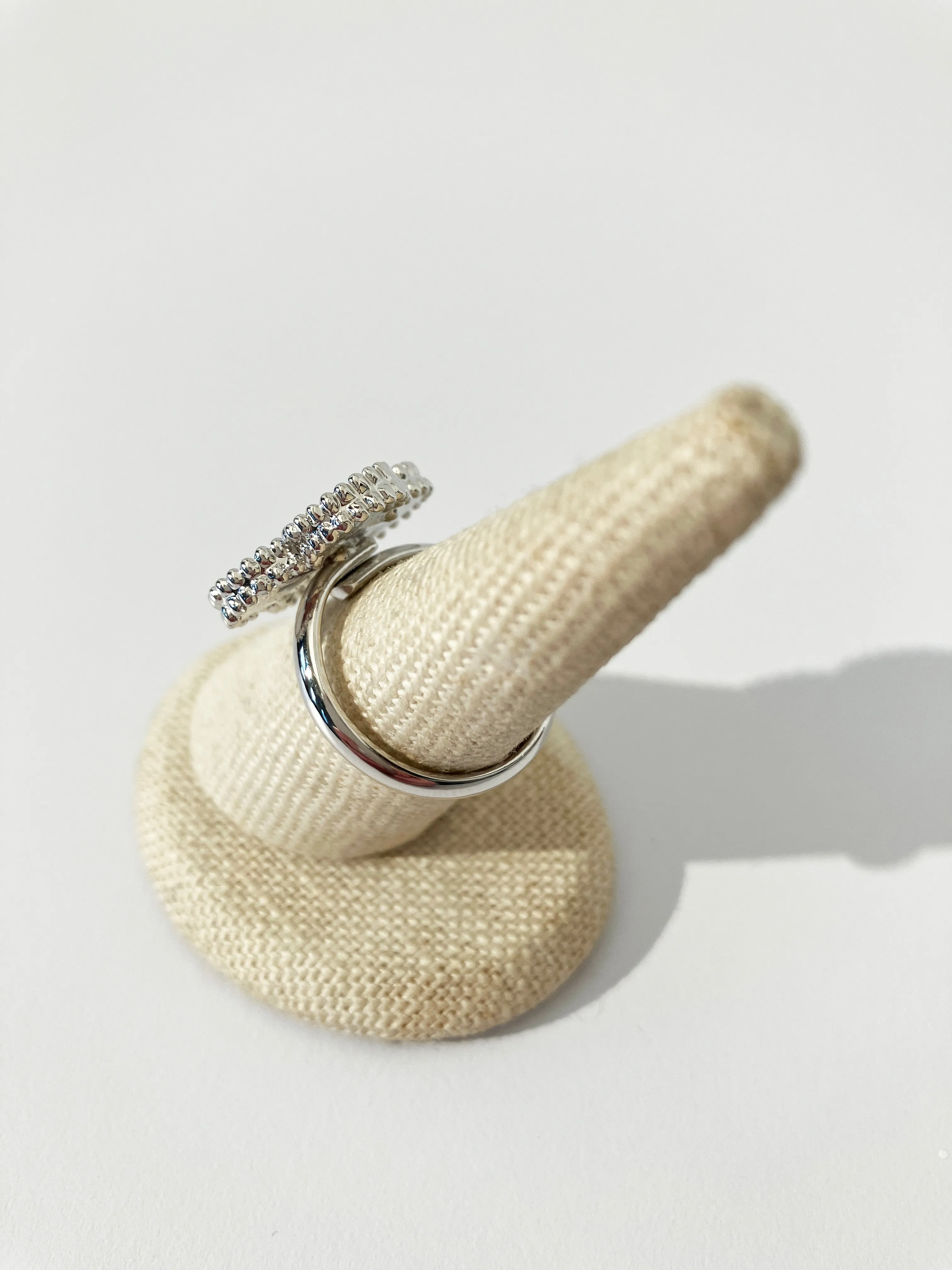 Adjustable Demi Mother of Pearl Quatrefoil Motif Ring in Silver