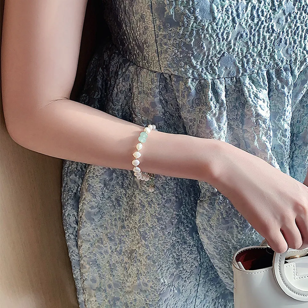 Chic Irregular Freshwater Pearl Adjustable Bracelet for Women - A Touch of Elegance
