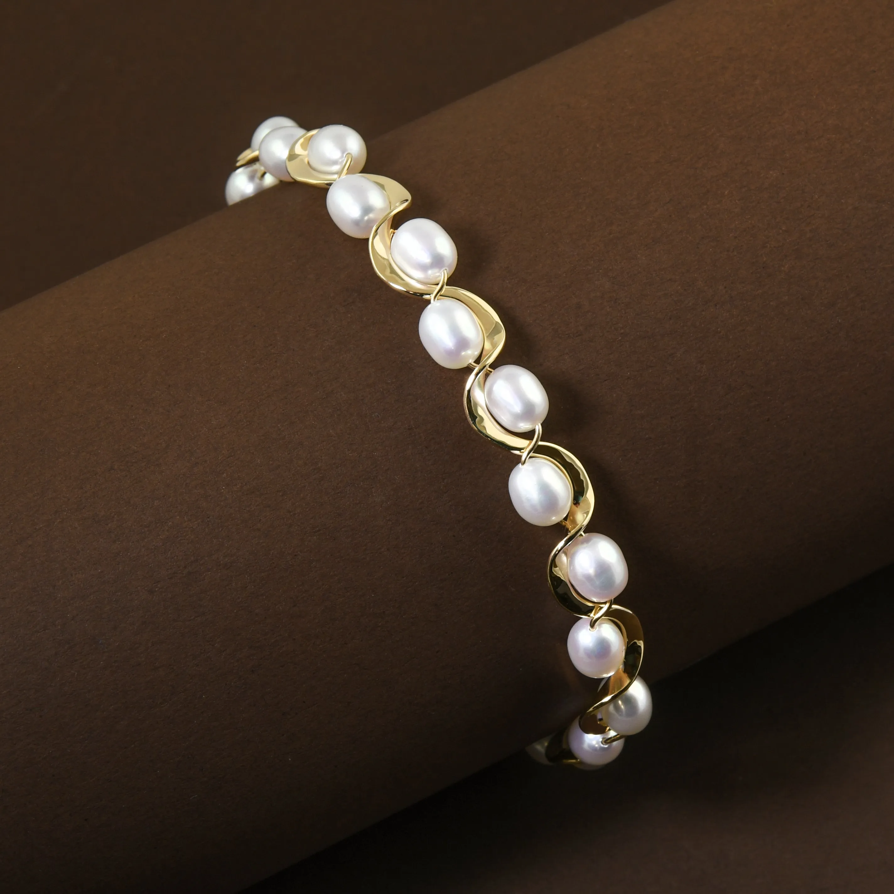 Pearl Ruffle Bracelet In Gold